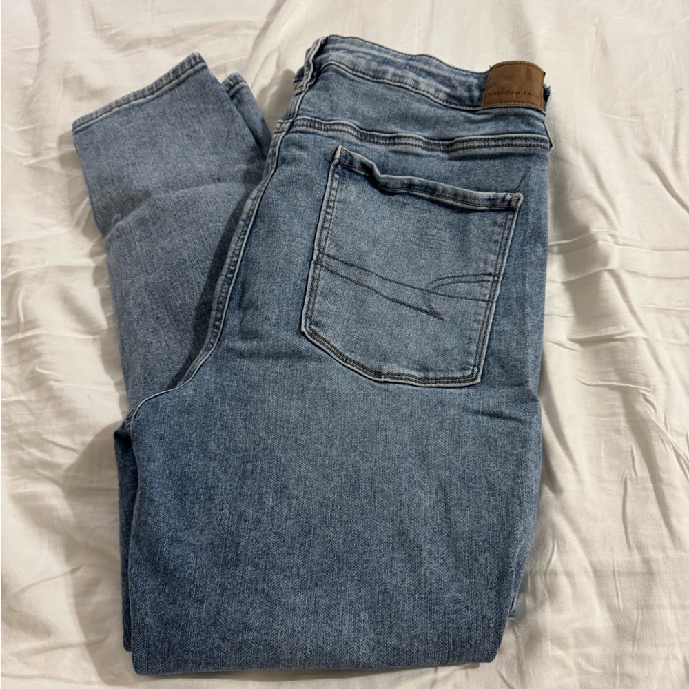 Women’s American eagle Light distressed Acid Wash Jegging